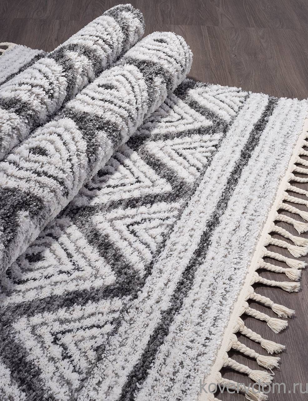 Ковер UVITA O0471 695 CREAM / GREY Ковер UVITA O0471 695 CREAM / GREY